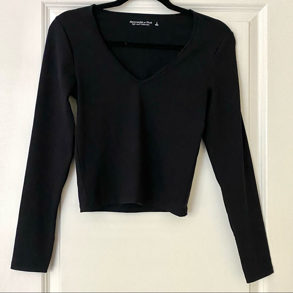 Abercrombie & Fitch Soft AF Collection Seamless Long Sleeve V Neck
